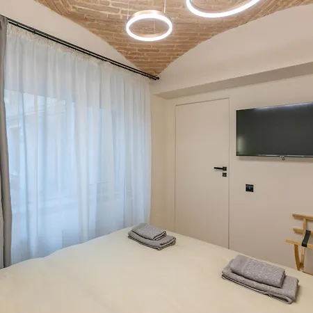 Biagio Boutique - In Old Town - Ultra Apartment