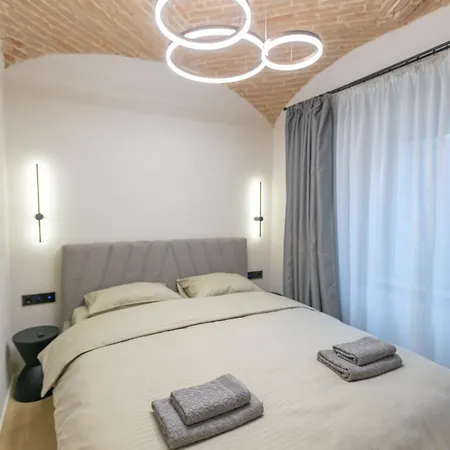 Biagio Boutique - In Old Town - Ultra