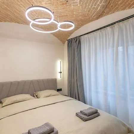 Biagio Boutique - In Old Town - Ultra * בראשוב