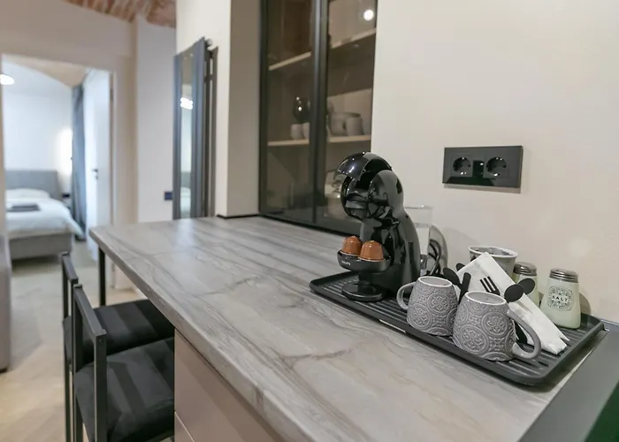 Biagio Boutique - In Old Town - Ultra Апартаменти Брашов